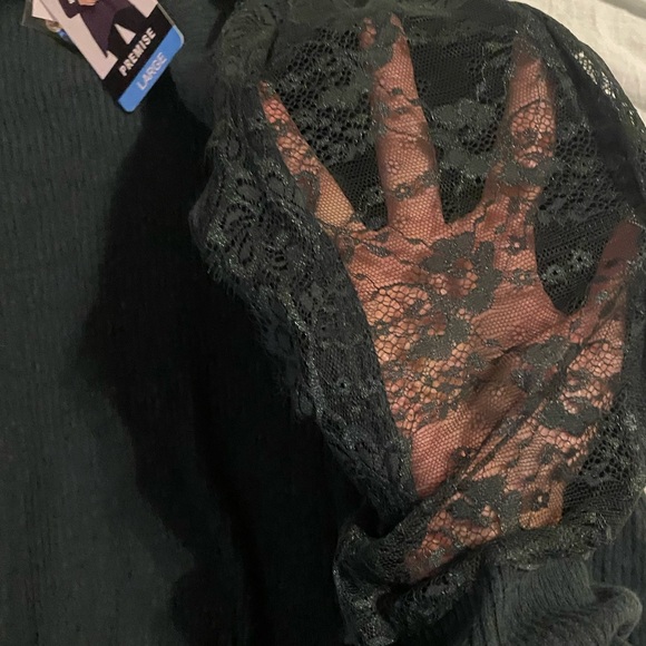 NWT Premise Tunic with Lace Detail on Sleeves Size Large - Picture 3 of 9